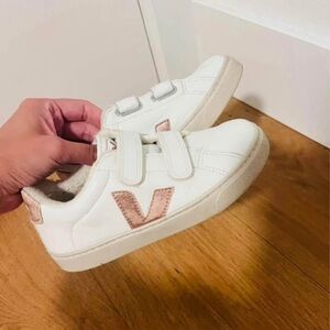 Veja Kids White Leather Sneakers with Rose Gold V Detail size 13